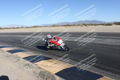 media/Dec-01-2025-Moto Forza (Mon) [[2daa91e15f]]/3-Beginner Group/Session 4 (Turn 10 Inside)/